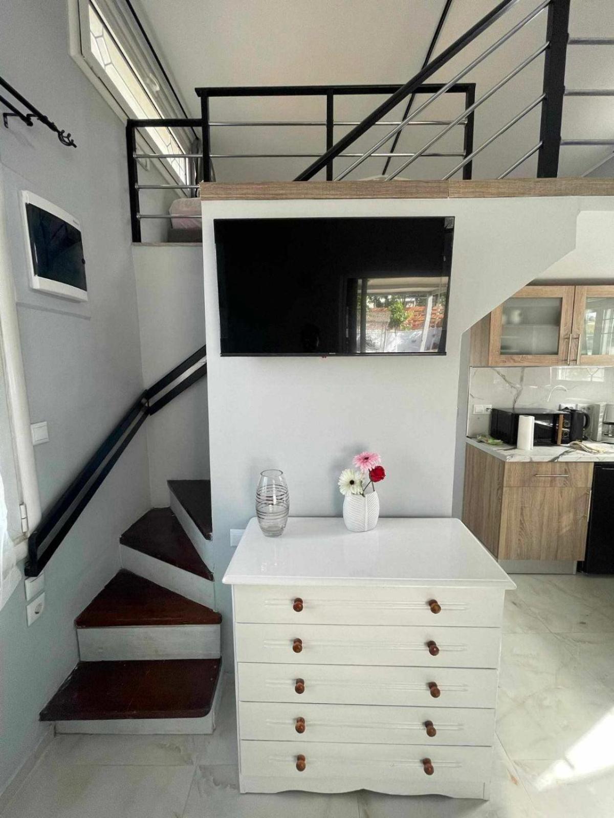 Filio'S Loft Near Airport Villa Artemida  Ngoại thất bức ảnh