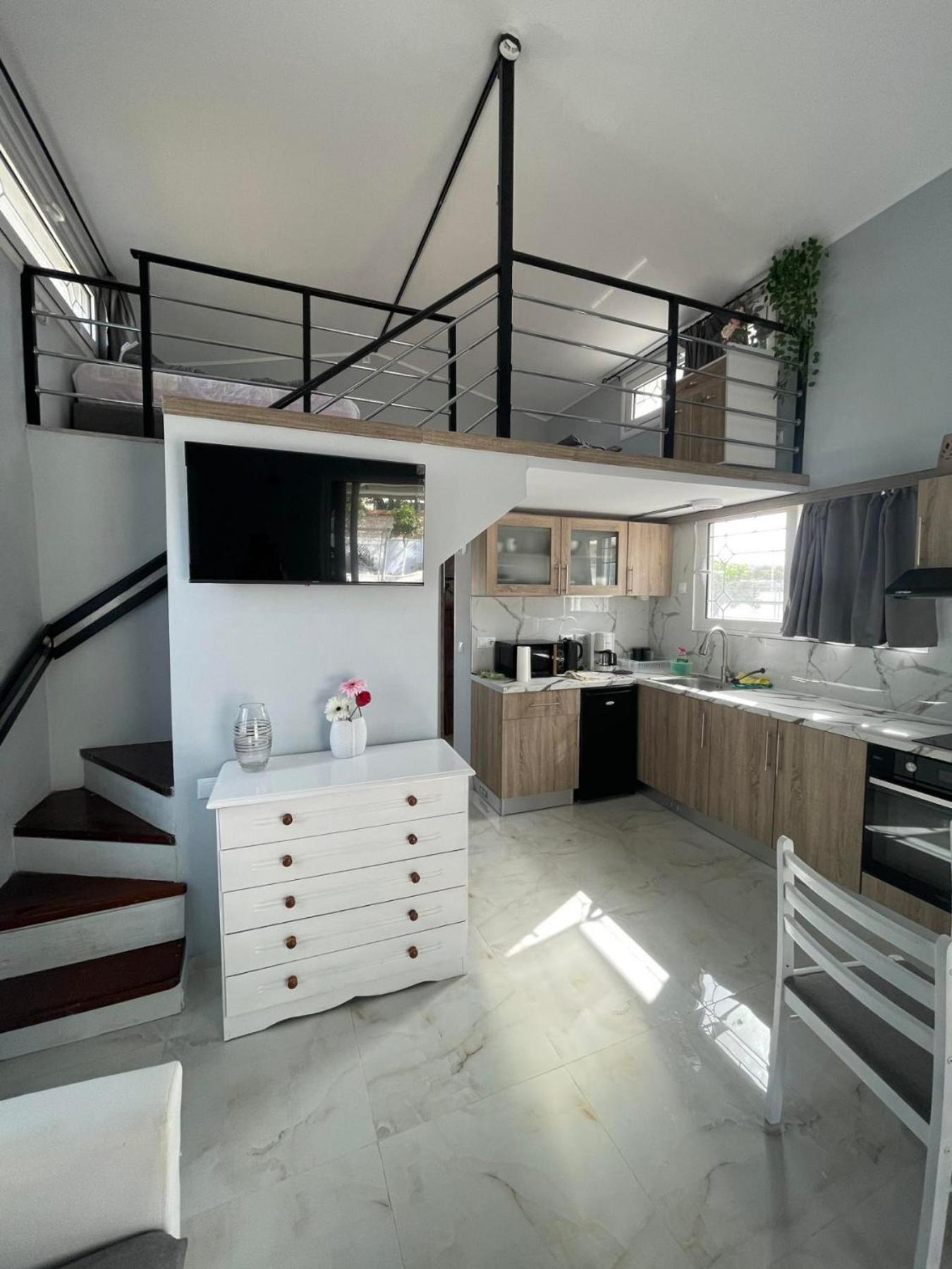 Filio'S Loft Near Airport Villa Artemida  Ngoại thất bức ảnh